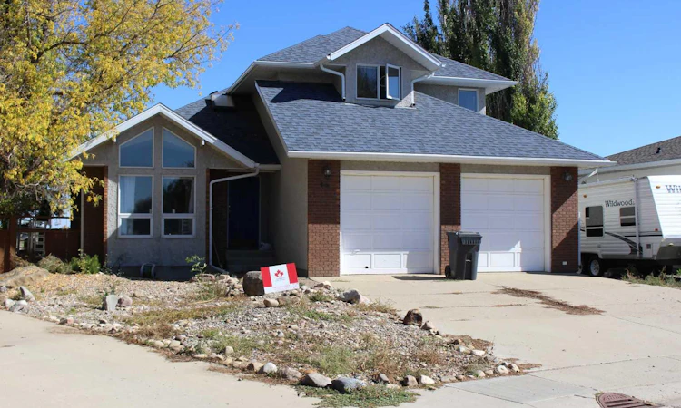 405 Maple Crescent