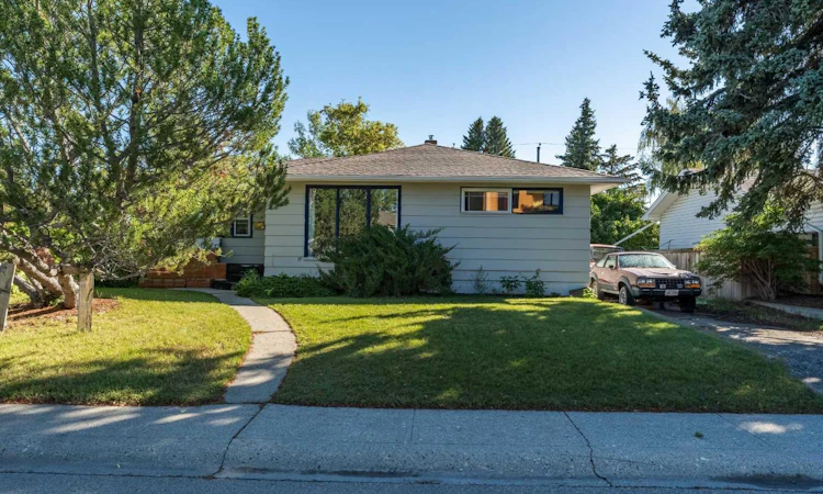11 Winchester Crescent SW