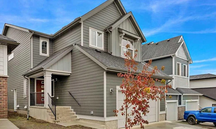 75 Versant Rise SW
