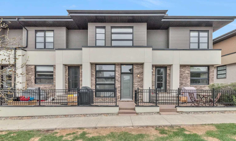 55 Aspen Hills Green SW