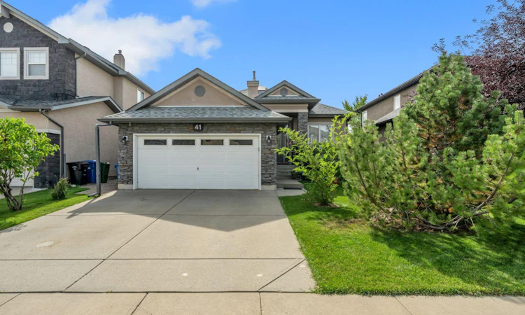 41 Evercreek Bluffs Crescent SW