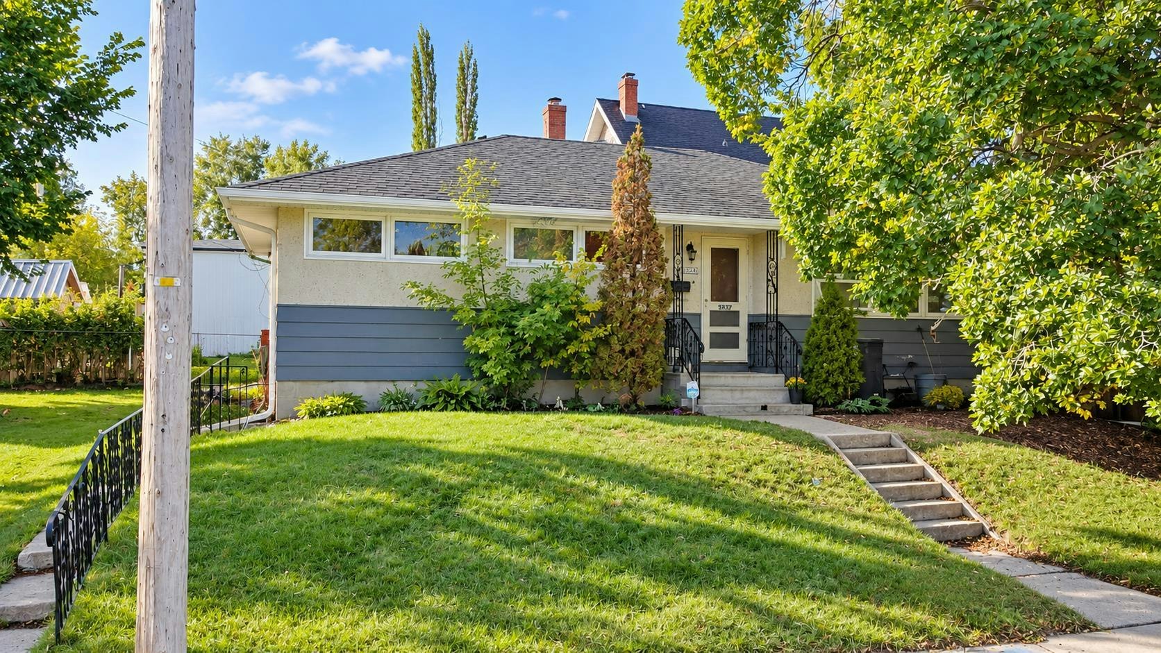 4939 45 Street, Innisfail, AB, T4G 1M4