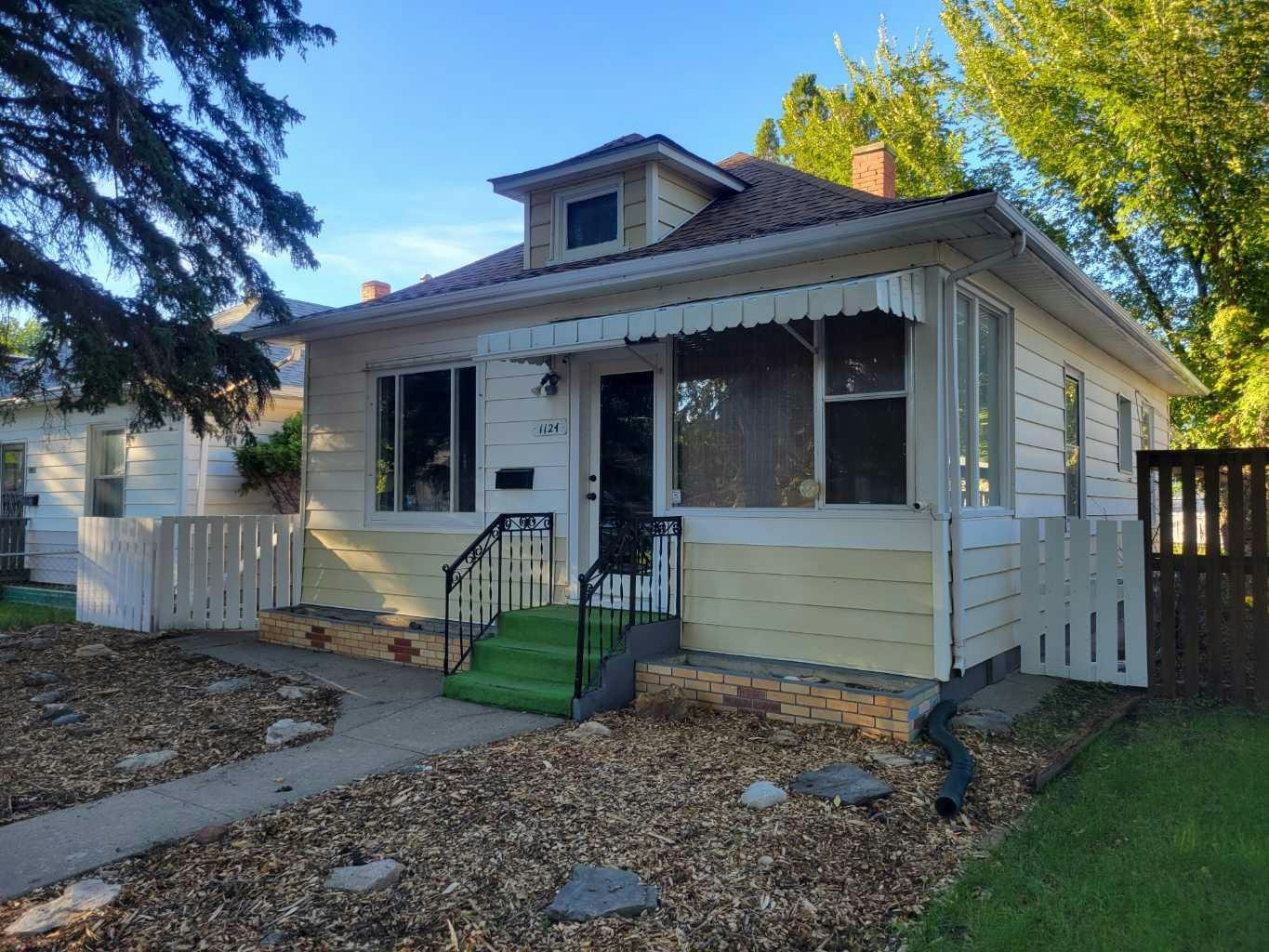 1124 Balmoral Street SE, Medicine Hat, AB, T1A 0X6