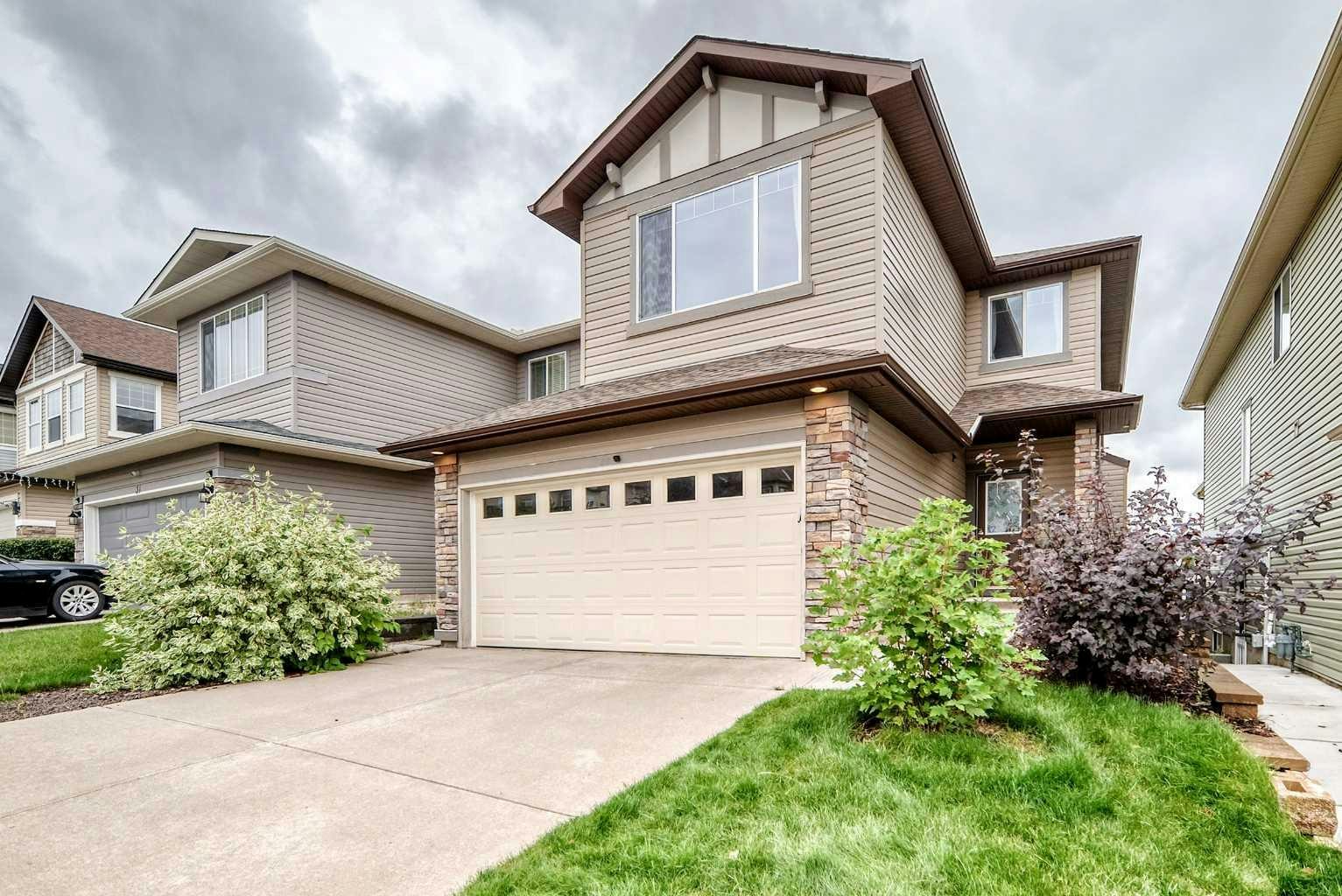 27 Pantego Way NW, Calgary, AB, T3K 0C3