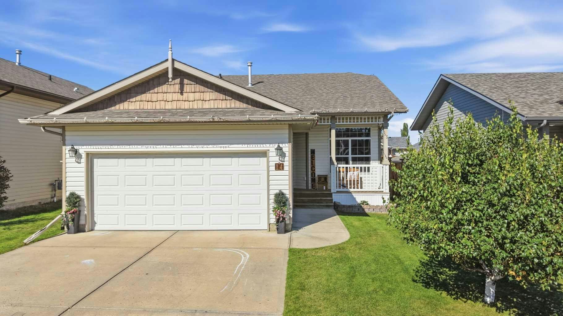 14 Wilkinson Circle, Sylvan Lake, AB, T4S 2N7