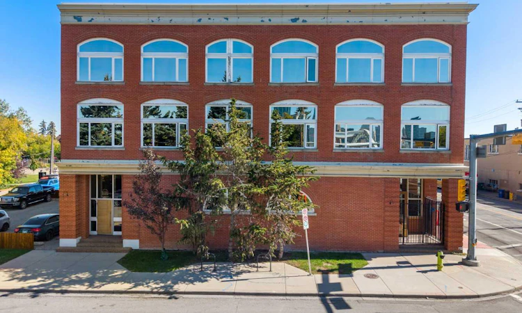 301-812 8 Street SE