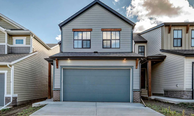 1073 Sawgrass Link NW