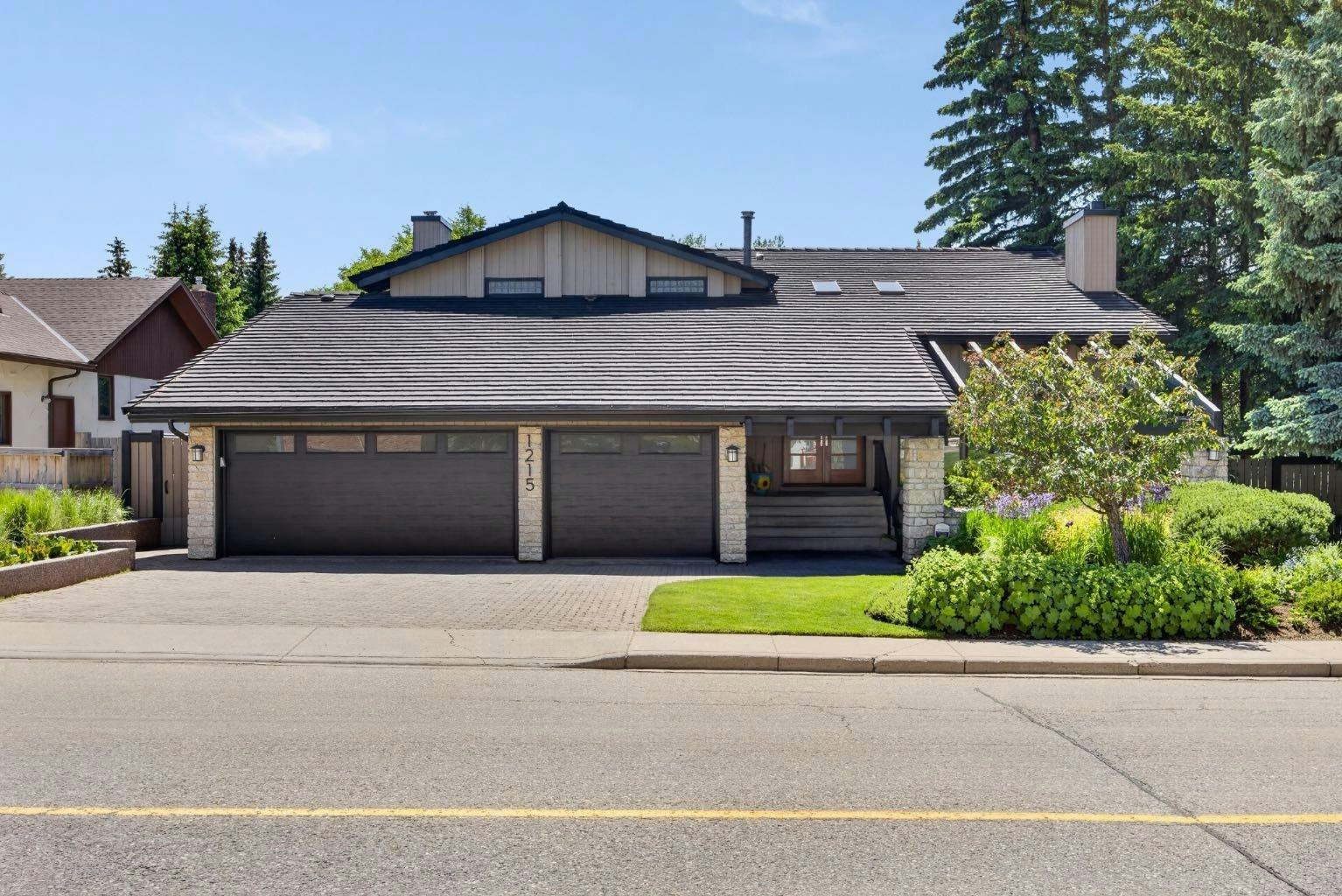 1215 Varsity Estates Drive NW, Calgary, AB, T3B 4P1
