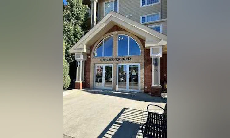 207-6 Michener Boulevard