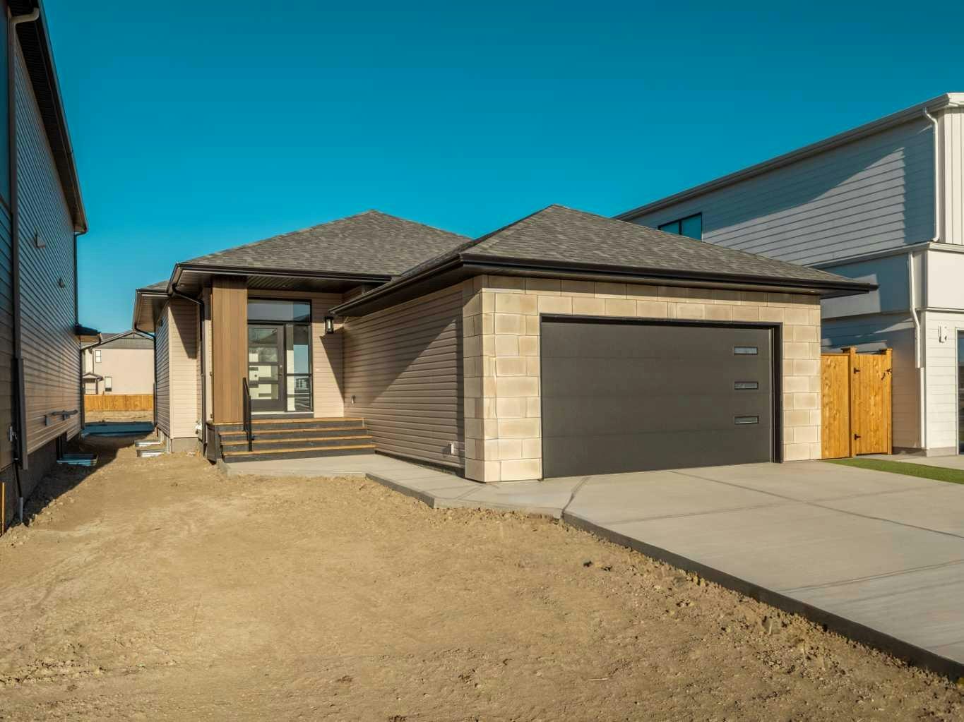 425 Blackwolf Boulevard N, Lethbridge, AB, T1H 7J5