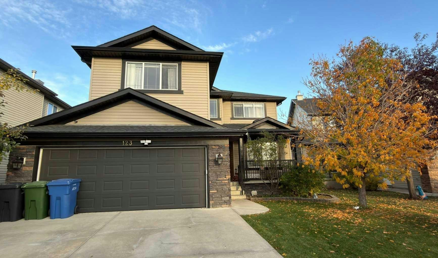 123 Hawkmere View, Chestermere, AB, T1X 1T7