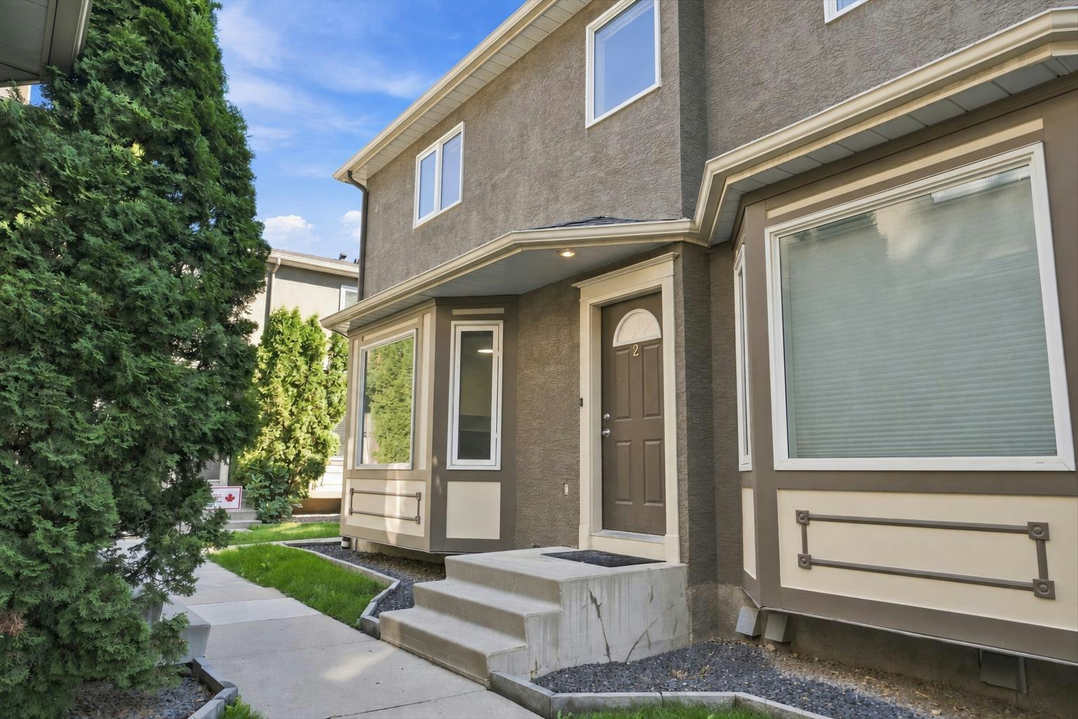 2-2132 35 Avenue SW, Calgary, AB, T2T 2E3