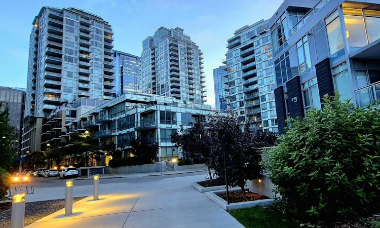 301-51 Waterfront Mews SW