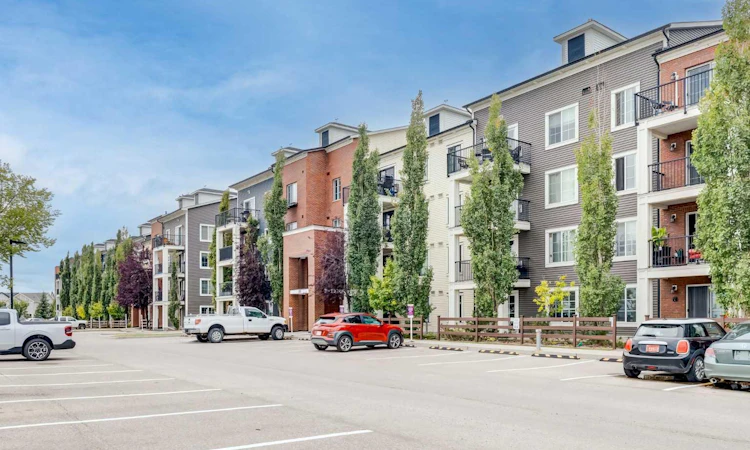 3310-755 Copperpond Boulevard SE