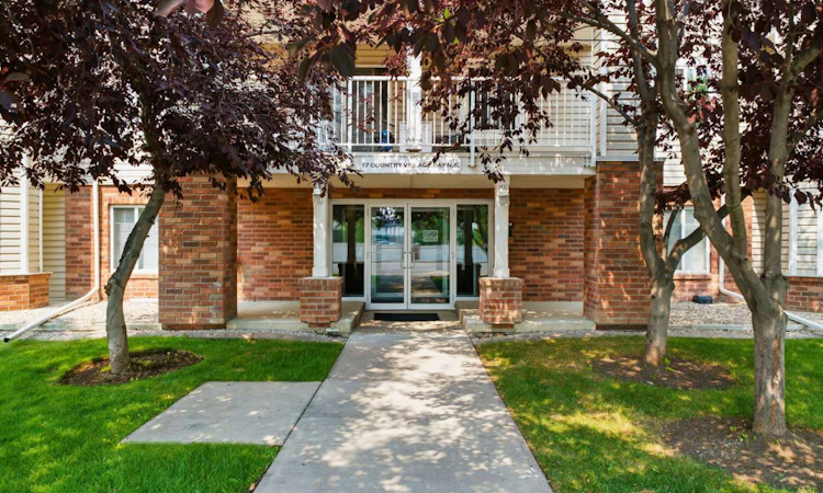102-17 Country Village Bay NE