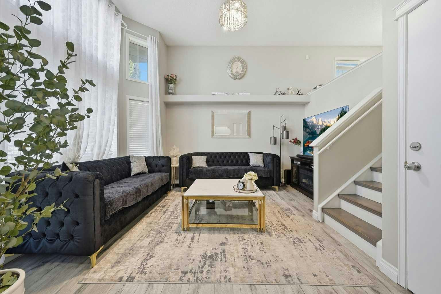 22 Anaheim Bay NE, Calgary, AB, T1Y 7E2