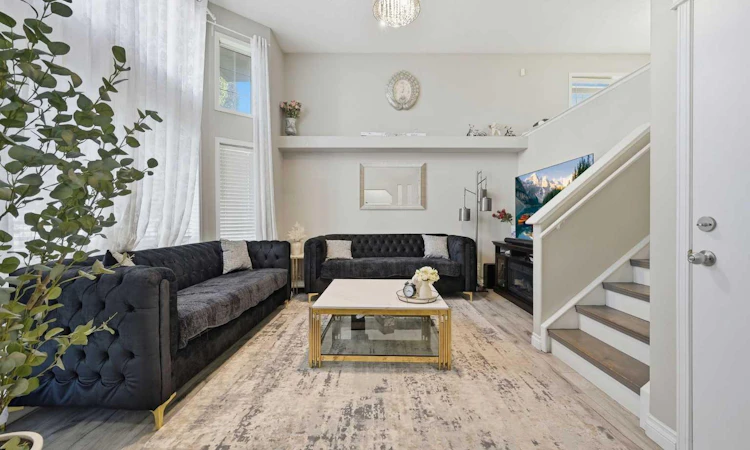 22 Anaheim Bay NE
