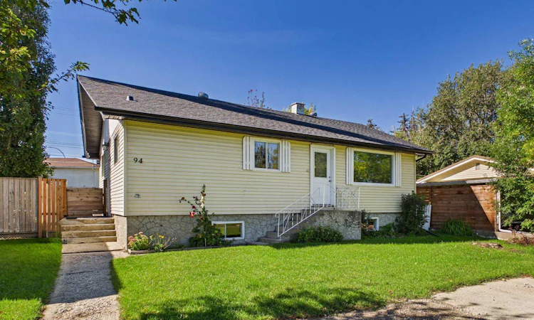 94 Lakeside Boulevard