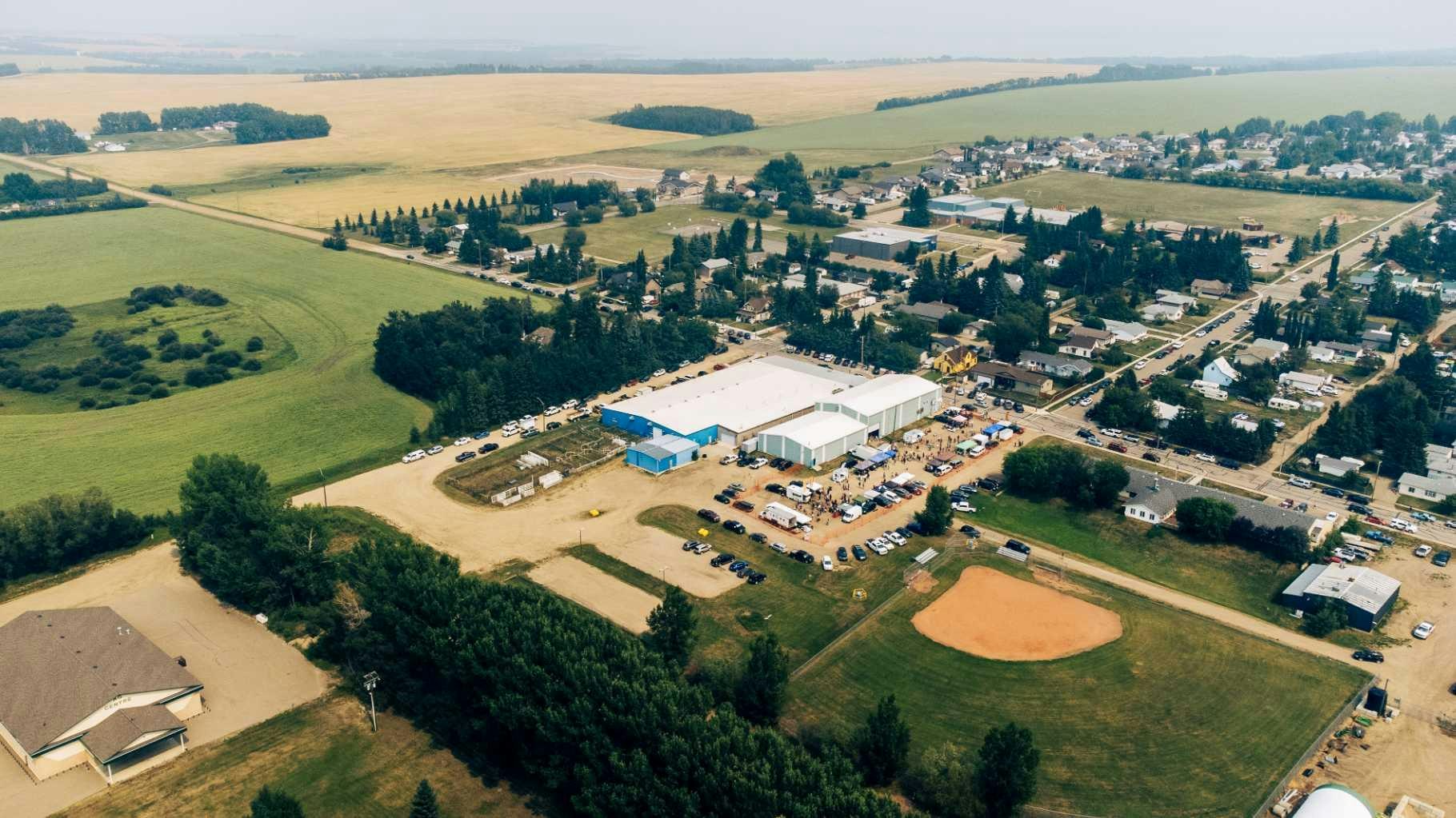 5604 48a Street, Bentley, AB, T0C 0J0