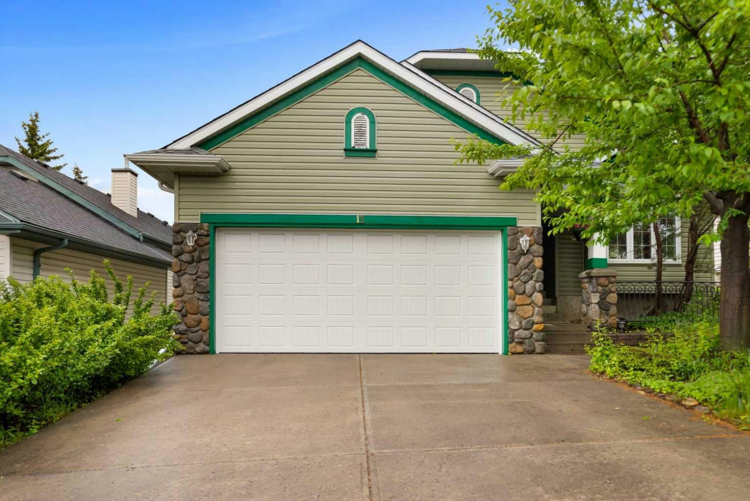 13 Somerset Gate SW, Calgary, AB, T2Y 3G9