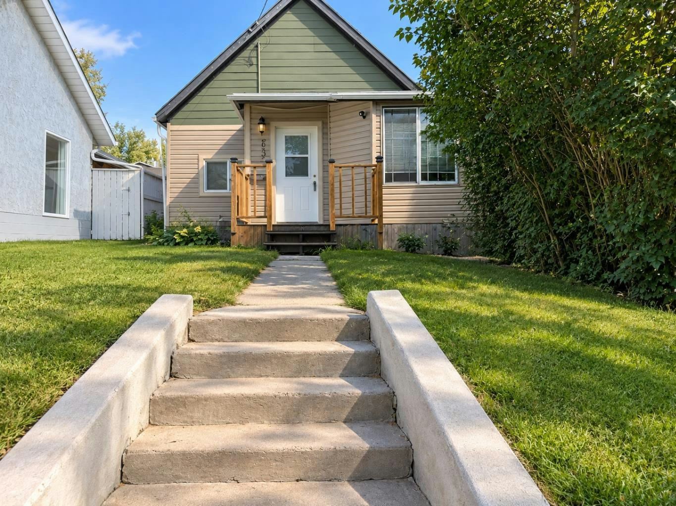 635 7 Street S, Lethbridge, AB, T1J 2H2