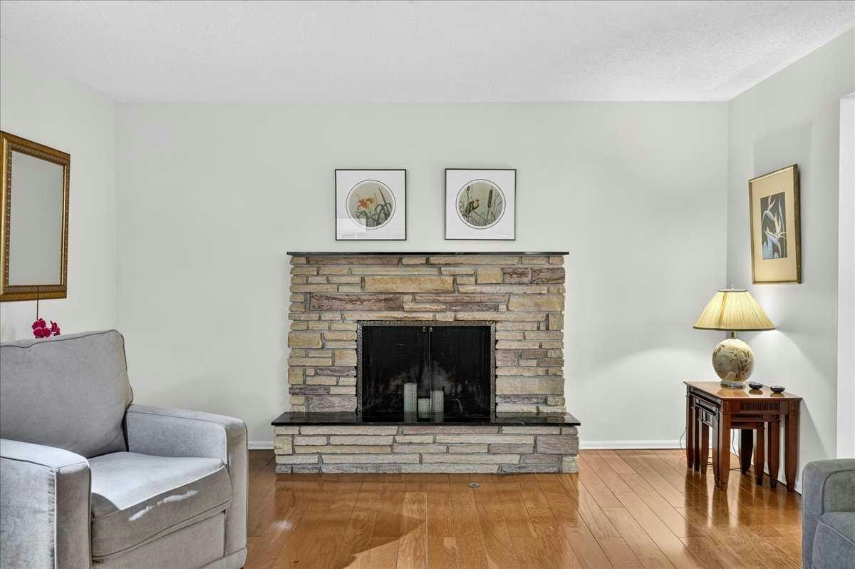 1707 107 Avenue SW, Calgary, AB, T2W 0C3 - 8