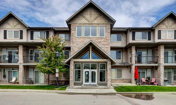 1222-211 Aspen Stone Boulevard SW