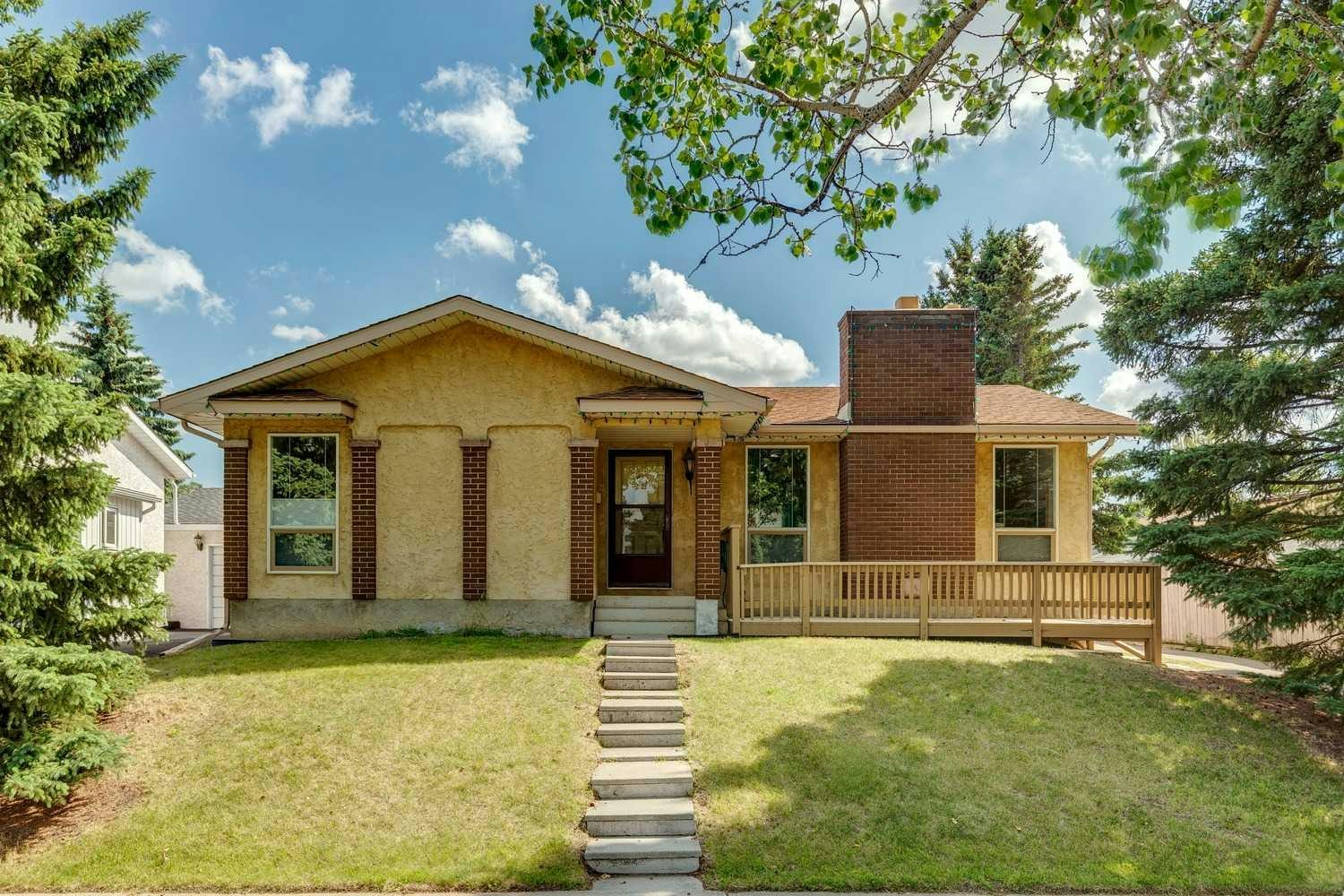 11248 Braeside Drive SW, Calgary, AB, T2W 3E4