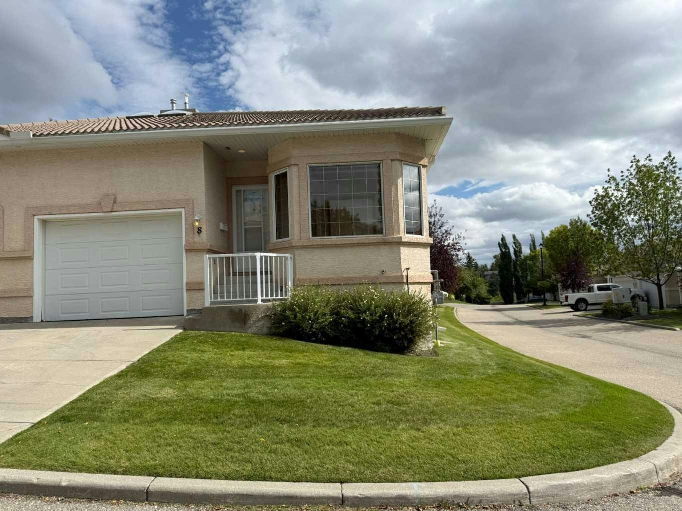 8 Scimitar Rise NW, Calgary, AB, T3L 2C9