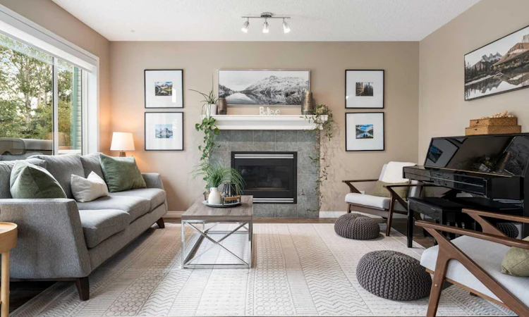 349 Douglas Glen Heath SE