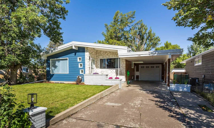 1301 17 Avenue S