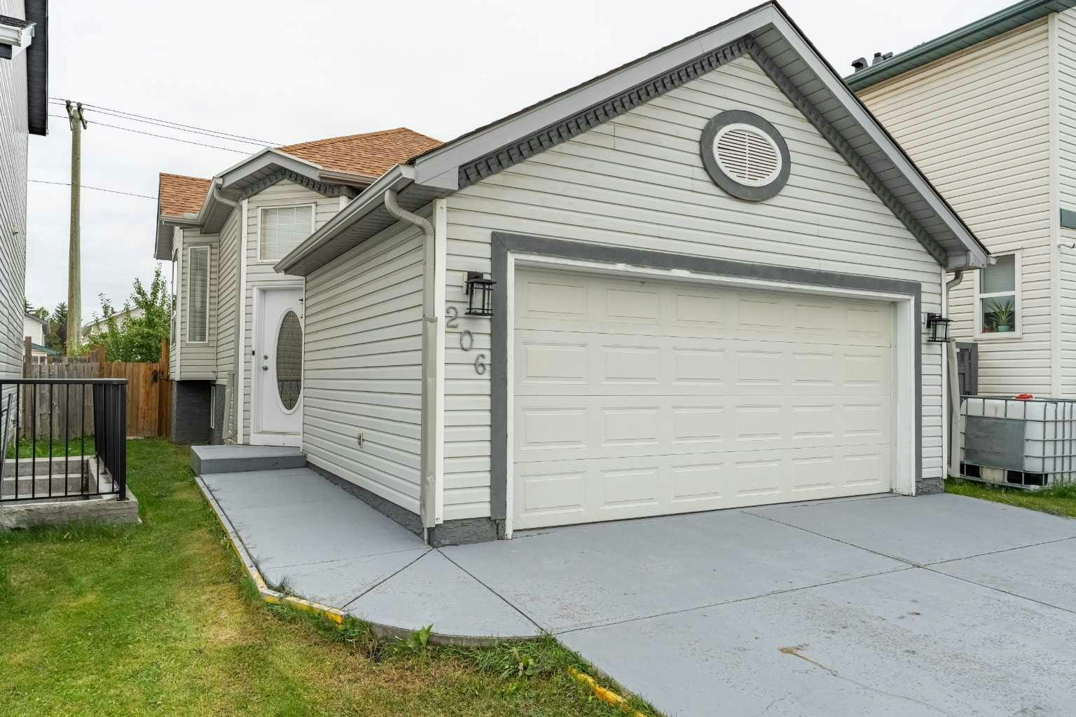 206 Saratoga Close NE, Calgary, AB, T1Y 7A1