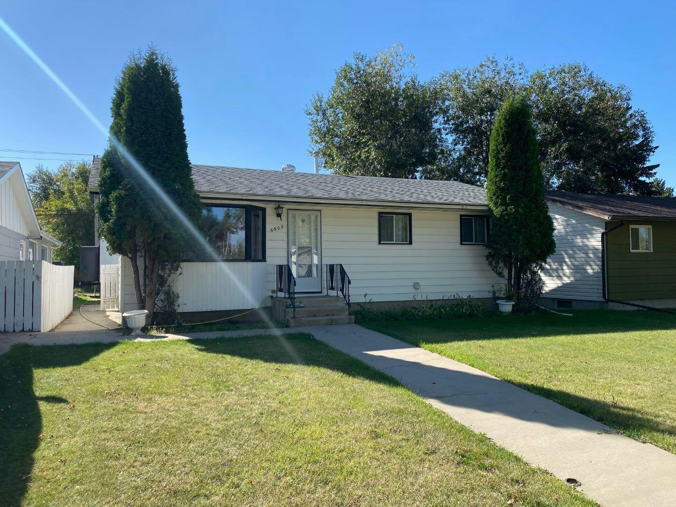 6609 45 Avenue, Camrose, AB, T4V 2P7