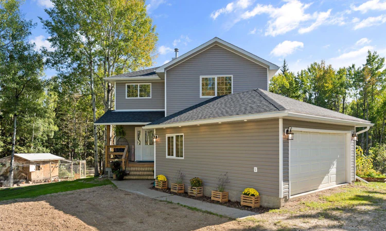 102061 Township Road 582
