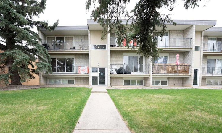 3-218 Mayor Magrath Drive N