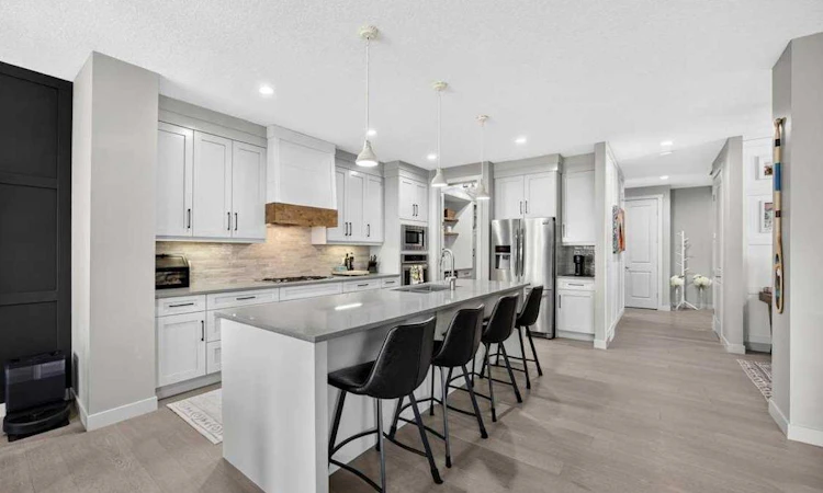 136 Riviera Way