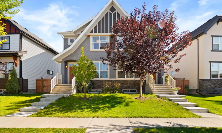 855 Mahogany Boulevard SE
