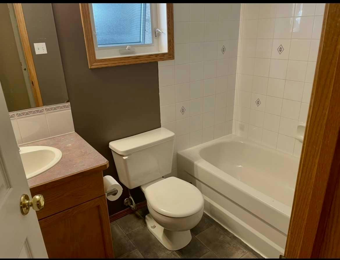 11 Chilcotin Crescent W, Lethbridge, AB, T1K 7G8 - 6