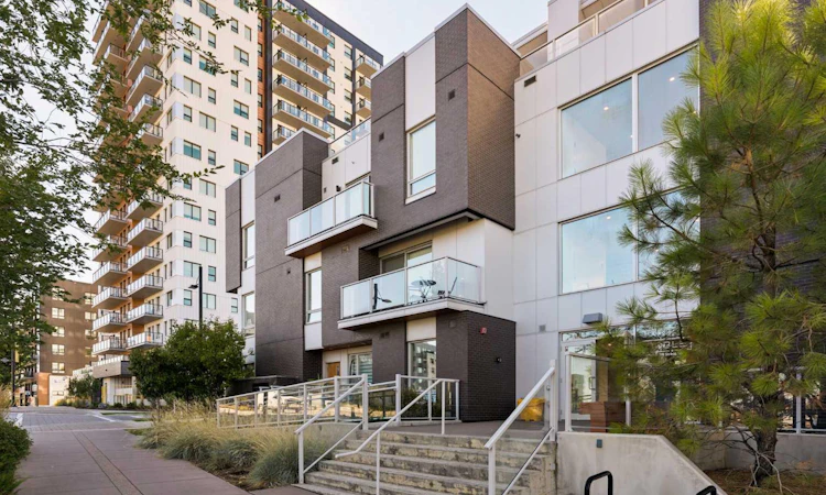 110-3125 39 Street NW