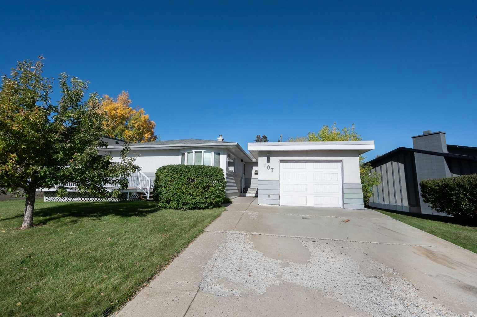 107 Hallbrook Drive SW, Calgary, AB, T2V 3H8