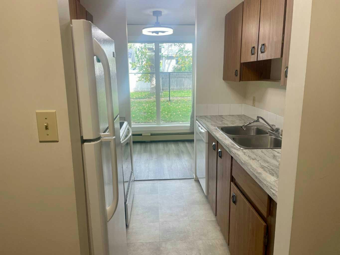107-75 Temple Boulevard W, Lethbridge, AB, T1K 5M2 - 5