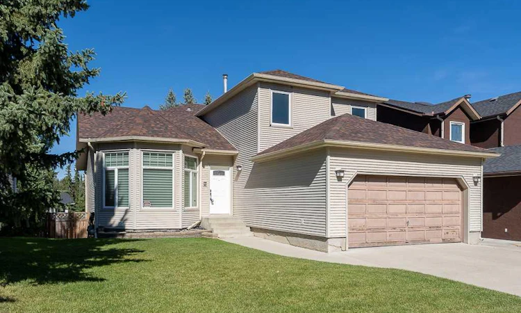 44 Straddock Crescent SW