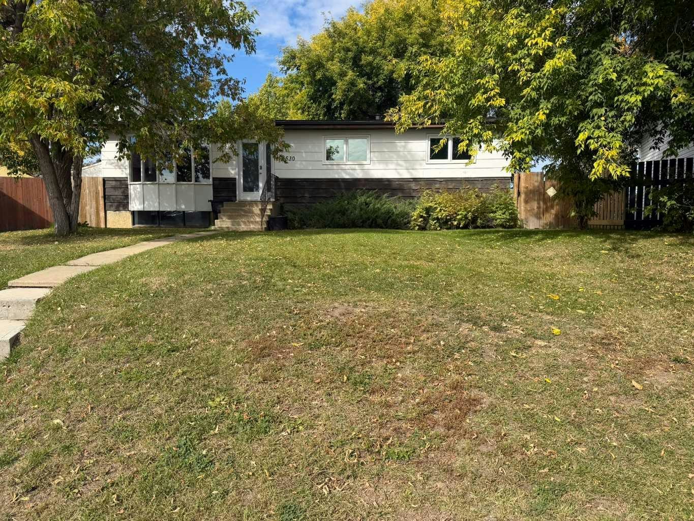 4530 54 Avenue, Grimshaw, AB, T0H 1W0