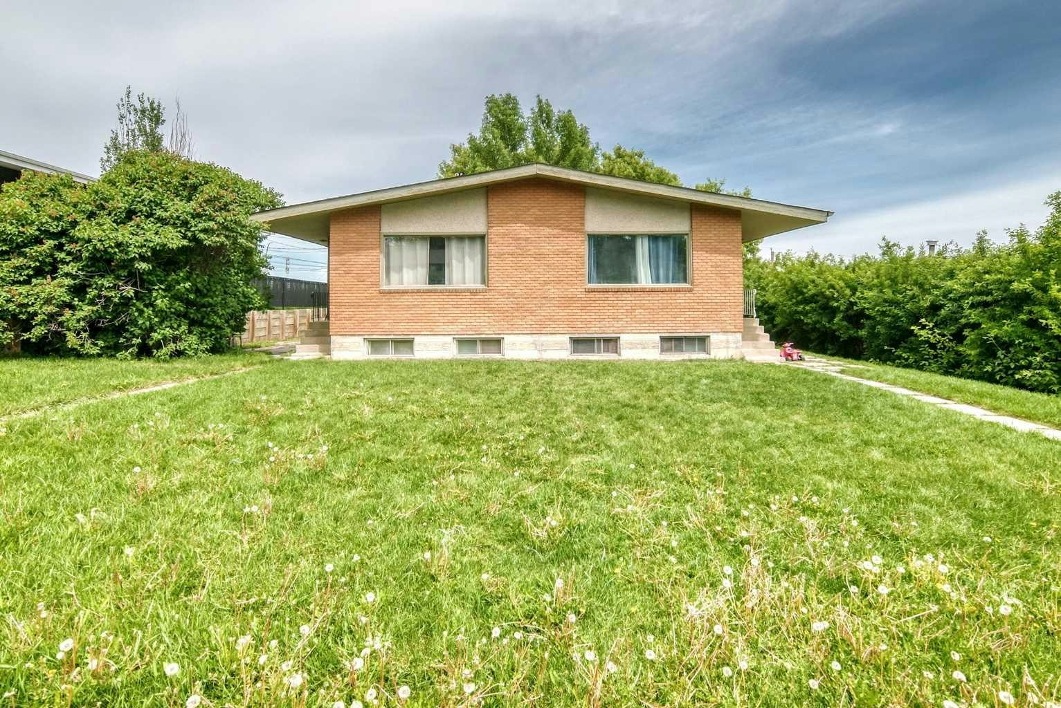 416 & 418 33 Avenue NE, Calgary, AB, T2E 2J1