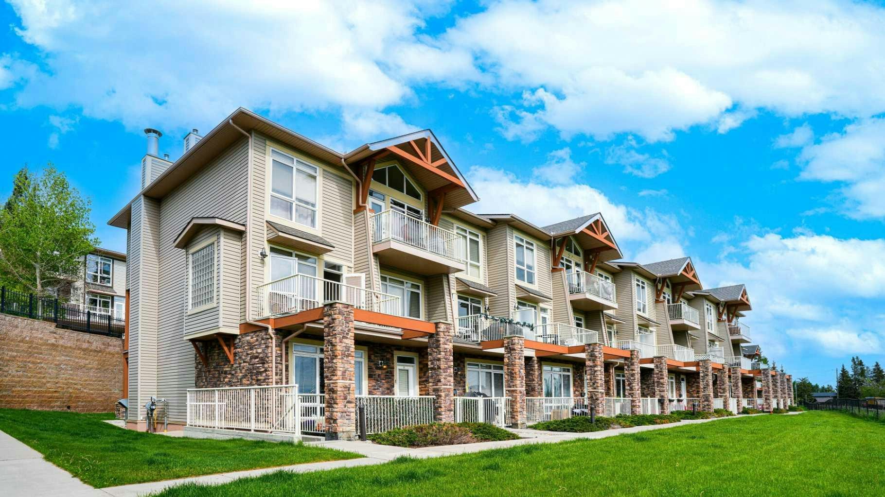 1-169 Rockyledge View NW, Calgary, AB, T3G 5X1
