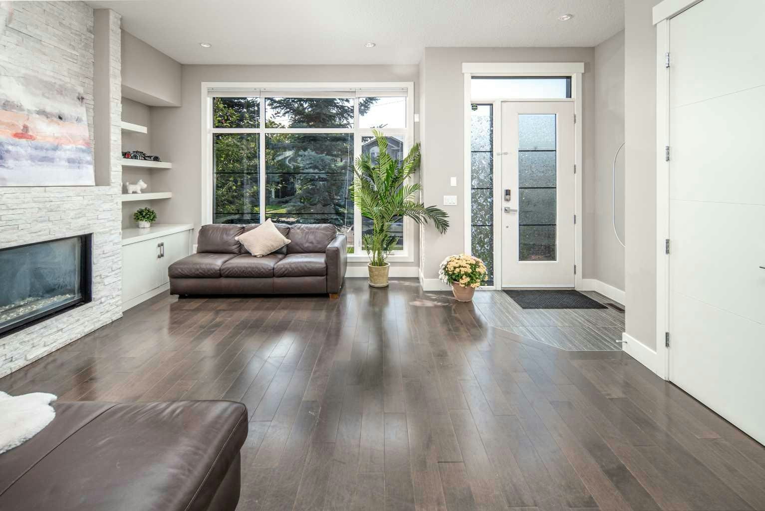 464 29 Avenue NW, Calgary, AB, T2M 4W4