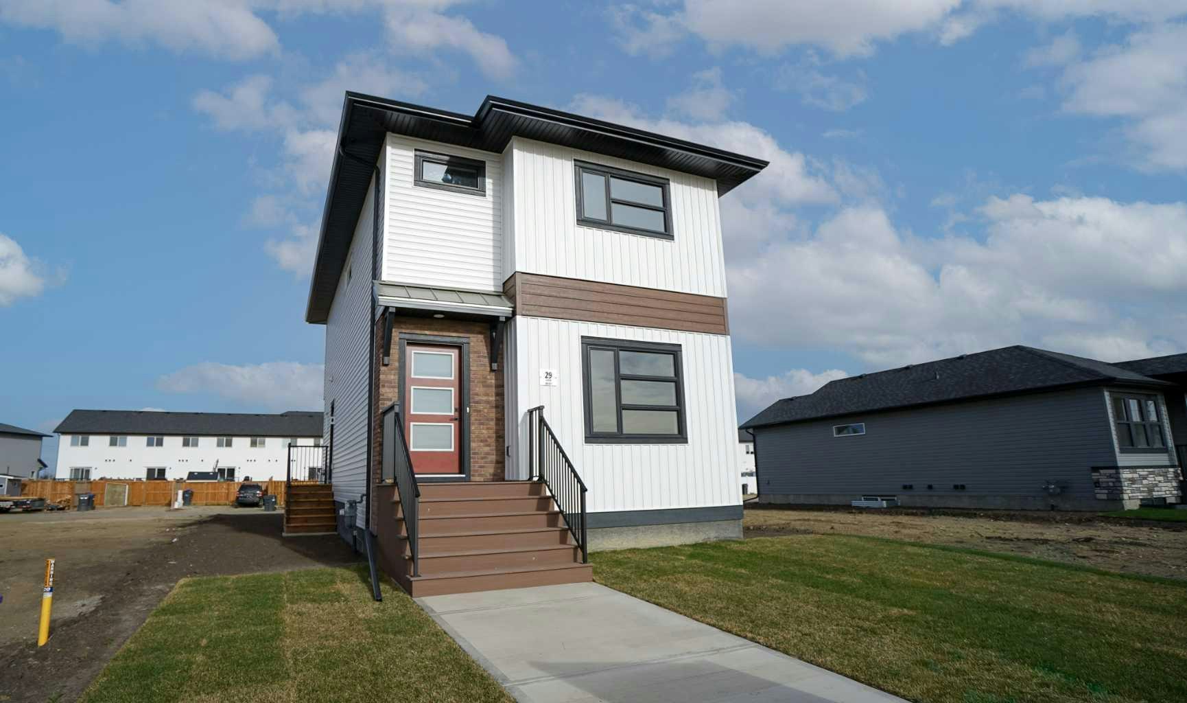 29 Ian Way, Red Deer County, AB, T4S 0W5
