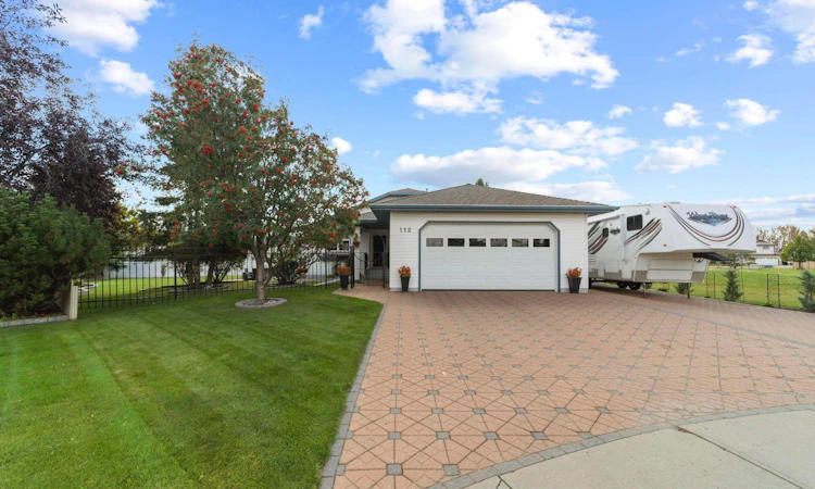 112 Edgewood Close