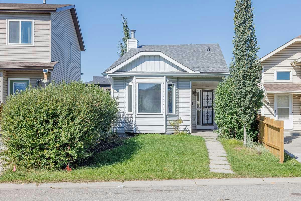 5 Erin Grove Place SE, Calgary, AB, T2B 3A4