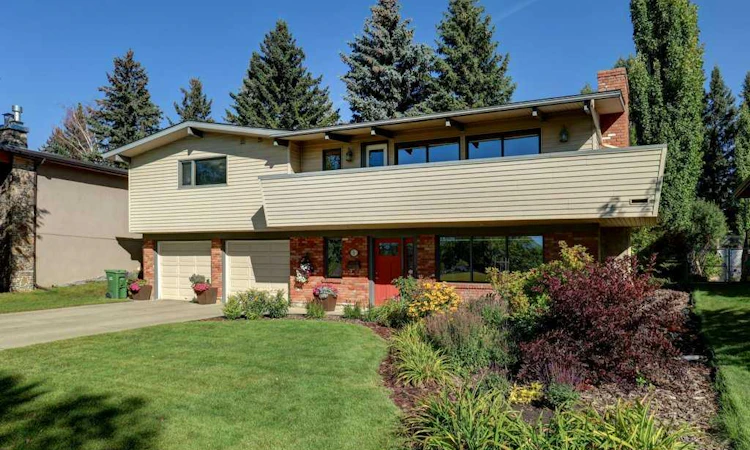 6 Vardana Place NW